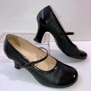 Vtg 90s Vegan Retro Style Mary Jane Heels w Patent Details Cap Toe